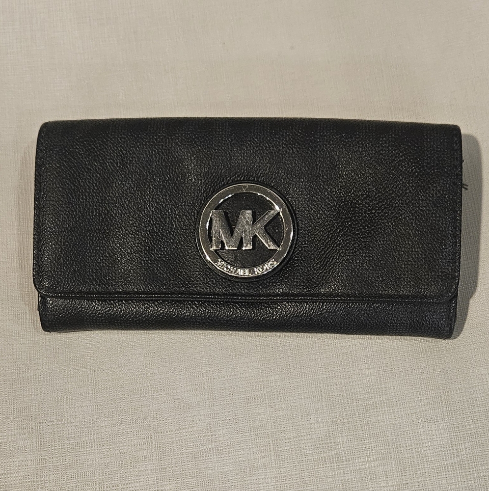 Michael Kors Black Fulton Carryall Wallet